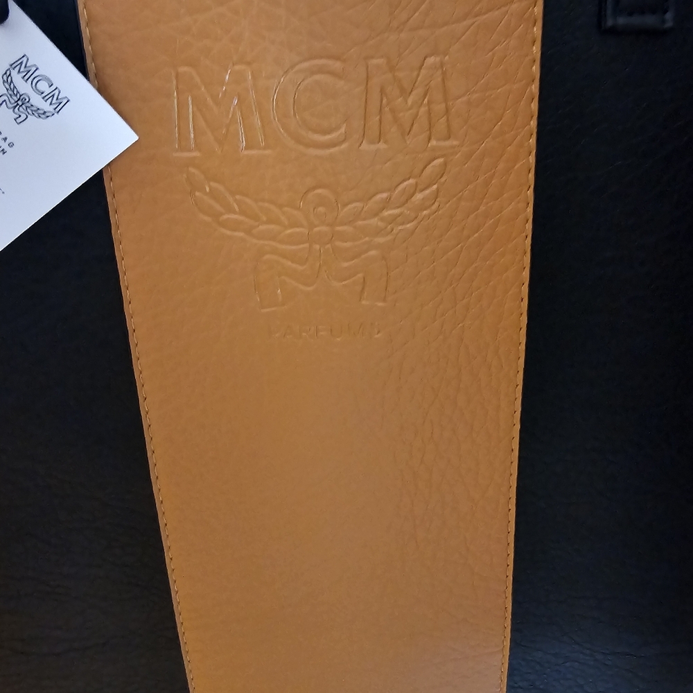 MCM Black and Gold Tote Bag Great for traveling! - Picture 3 of 7